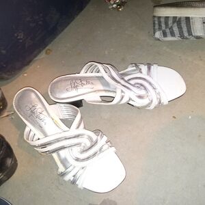 2" white an silver high heel 👠